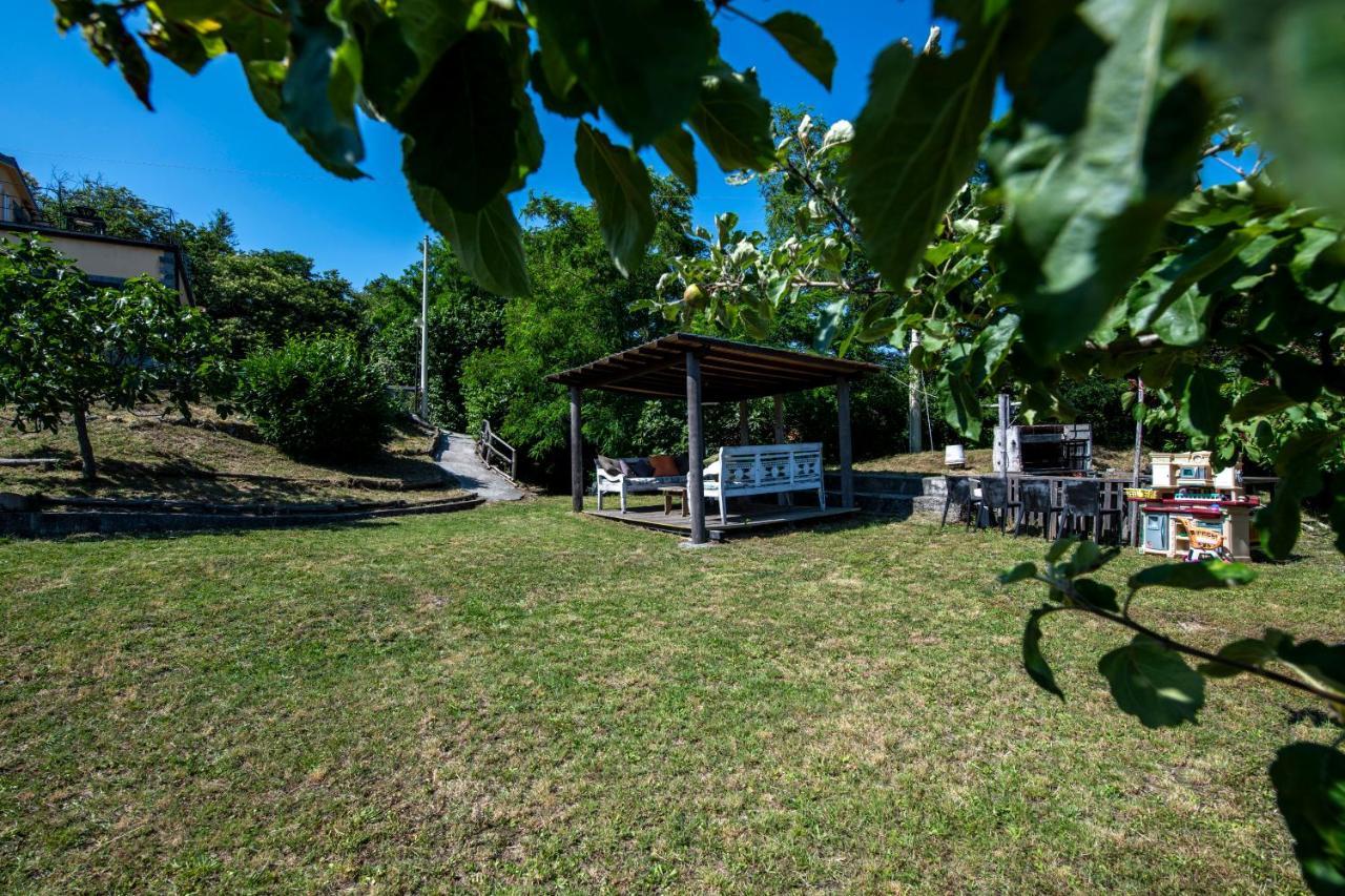 211 - Appartamento Acacia, Terrazza Giardino E Piscina Carro Екстер'єр фото