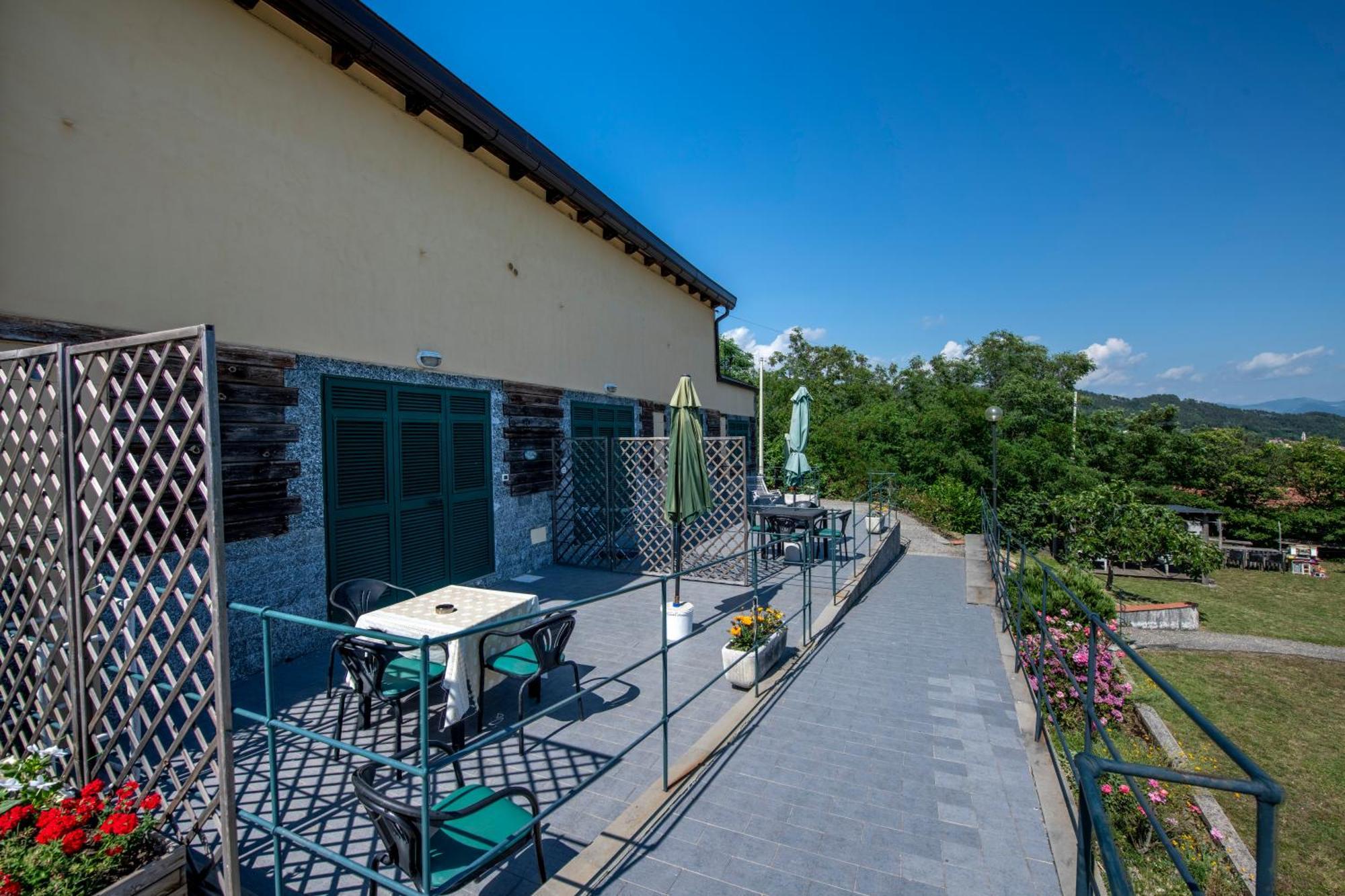 211 - Appartamento Acacia, Terrazza Giardino E Piscina Carro Екстер'єр фото