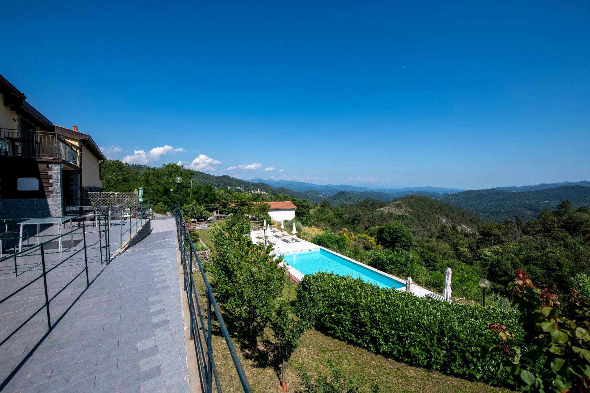 211 - Appartamento Acacia, Terrazza Giardino E Piscina Carro Екстер'єр фото