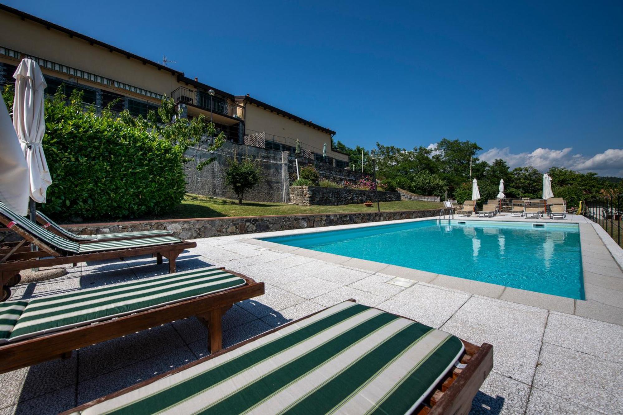 211 - Appartamento Acacia, Terrazza Giardino E Piscina Carro Екстер'єр фото