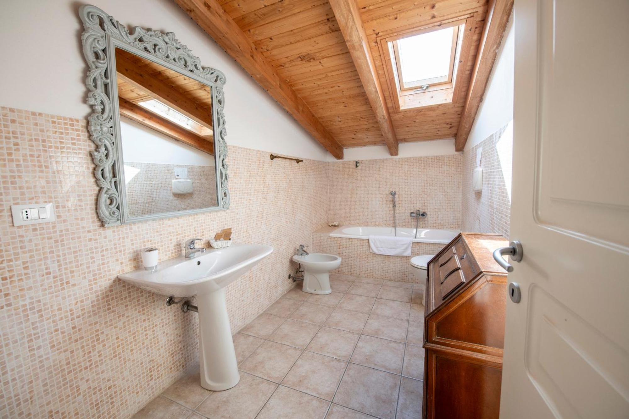 211 - Appartamento Acacia, Terrazza Giardino E Piscina Carro Екстер'єр фото