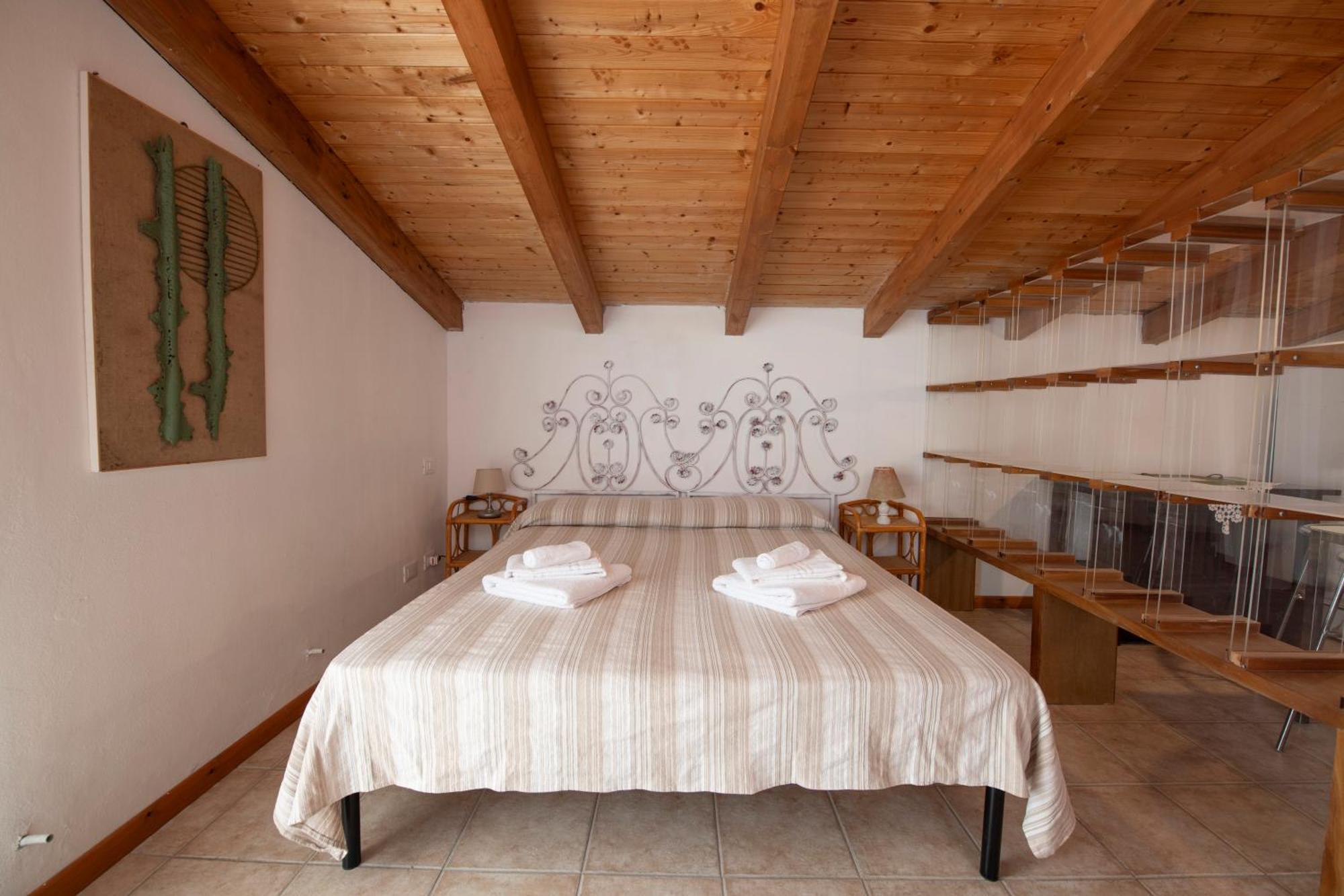 211 - Appartamento Acacia, Terrazza Giardino E Piscina Carro Екстер'єр фото