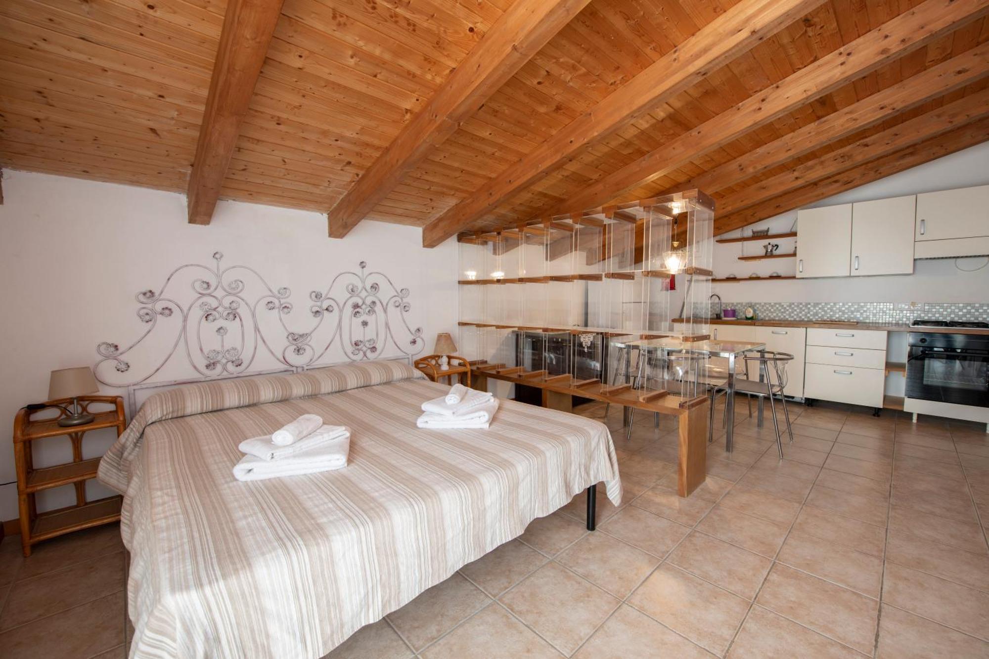 211 - Appartamento Acacia, Terrazza Giardino E Piscina Carro Екстер'єр фото